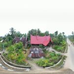 Rumah Gadang di Perkampungan adat ini berjumlah 76 buah disamping sebagai tempat hunian juga berfungsi sebagai tempat Prosesi Adat Budaya Masyarakat Nagari Sijunjung.