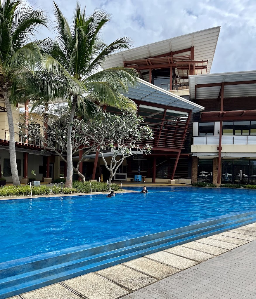 Pico De Loro Beach