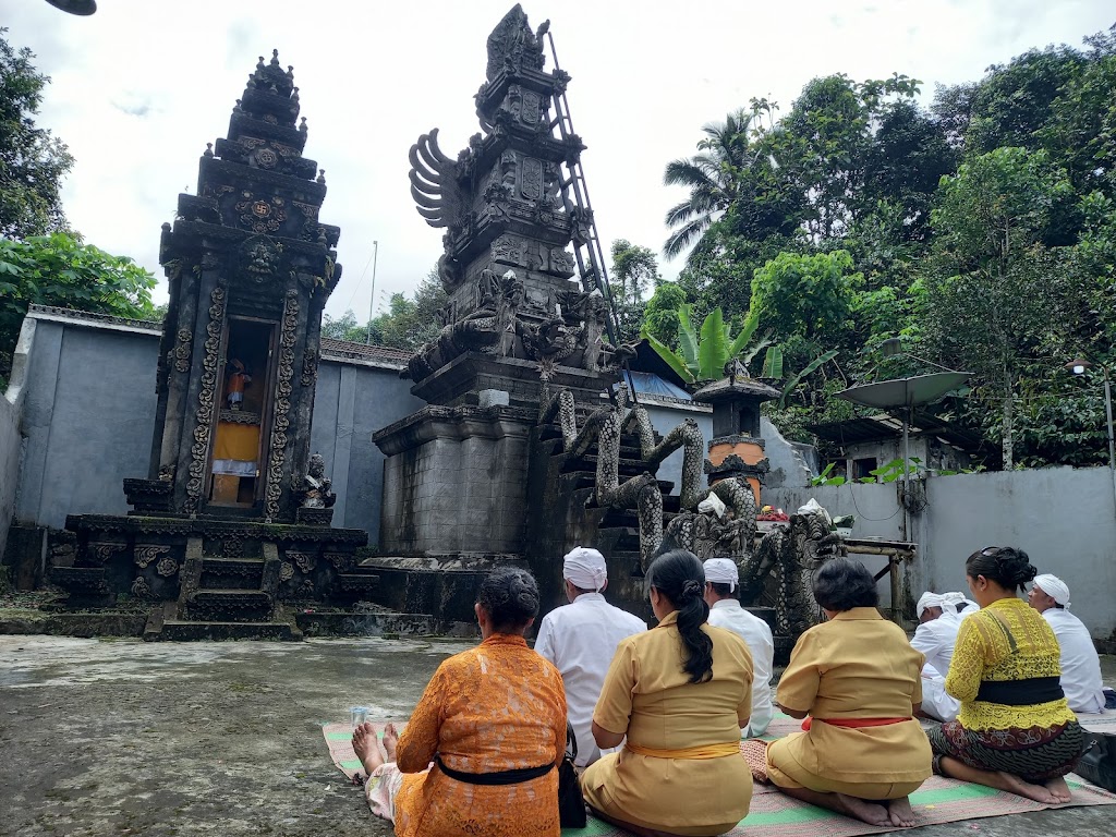 Pura Giri Anjasmoro