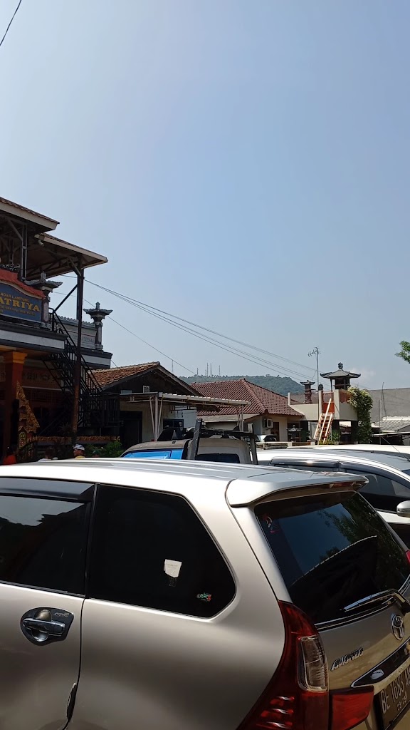 Pura Satriya Mandala Lan Bale Banjar Satriya ᬧᬸᬭᬲᬢ᭄ᬭᬶᬬᬫᬦ᭄ᬤᬮᬮᬦ᭄ᬩᬮᬾᬩᬜ᭄ᬚᬃᬲᬢ᭄ᬭᬶᬬ᭟