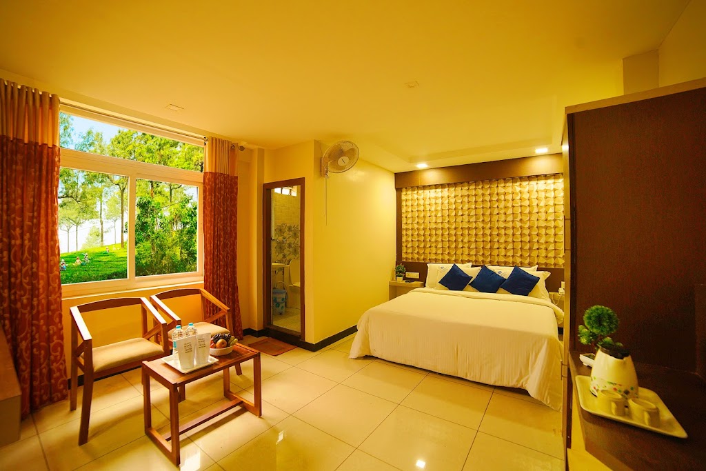 Casual hotel offering unpretentious rooms with mountain views & flat-screens