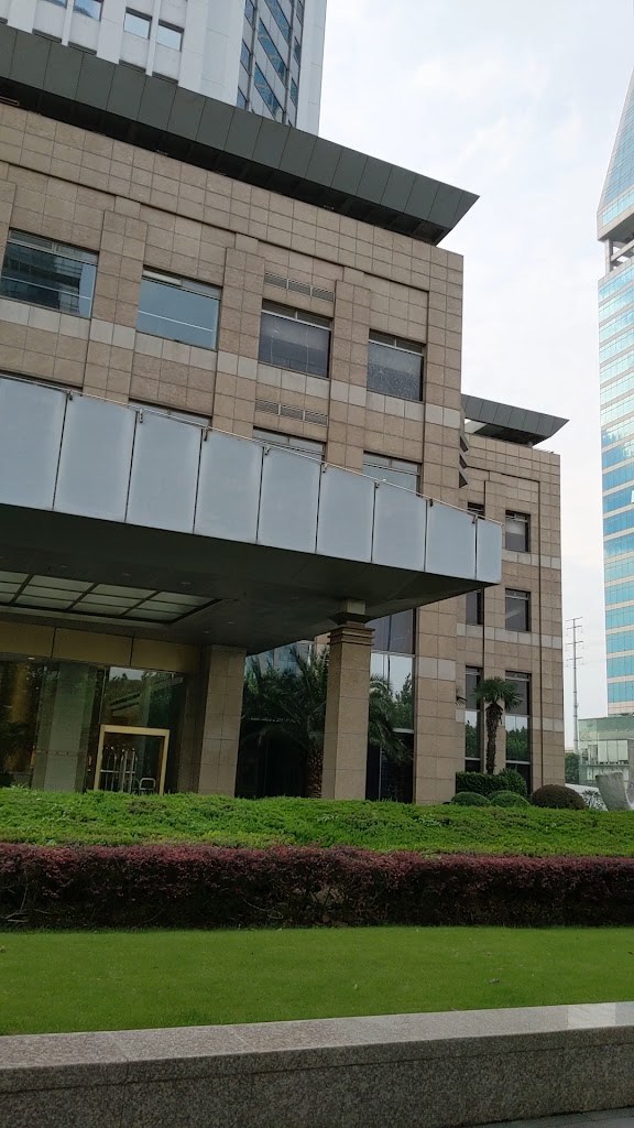 a spa & an indoor pool