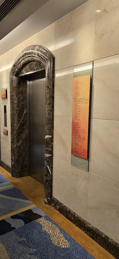 Warm rooms in a polished property with a free airport shuttle