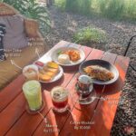 Anda dapat menikmati berbagai kopi yang di sajikan dengan berbagai alat seduh manual dari beberapa negara di dunia.