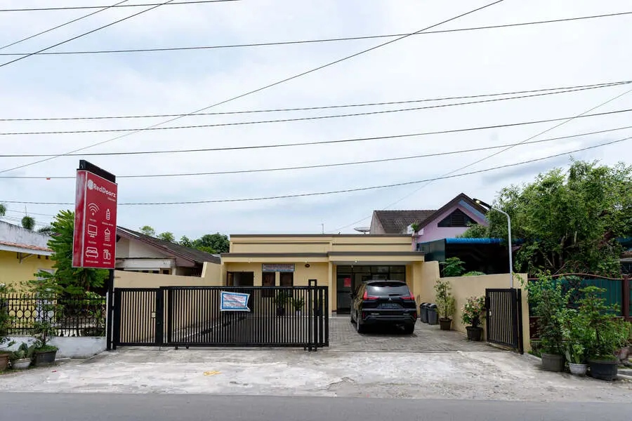RedDoorz @ Medan Johor 2