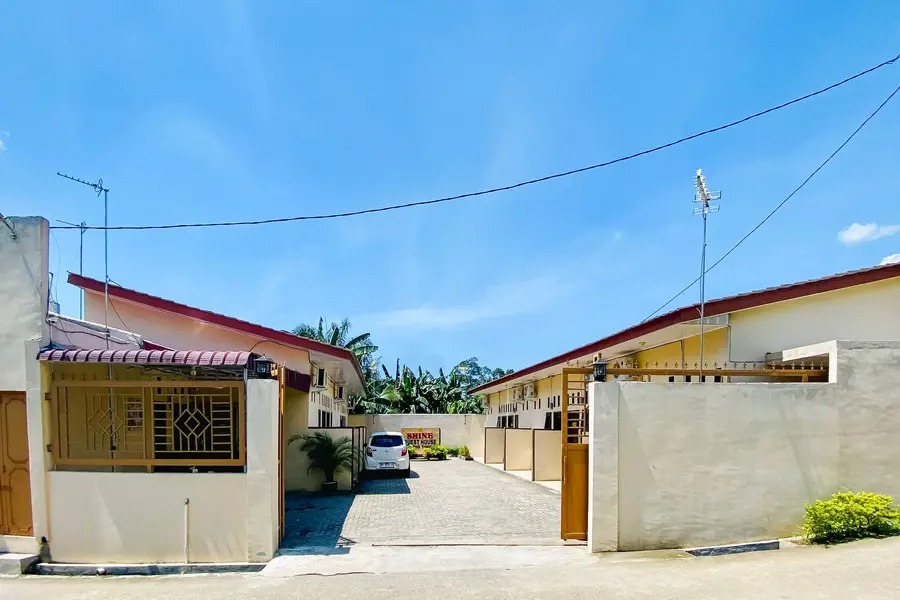 RedDoorz @ Shine Guest House Tebing Tinggi