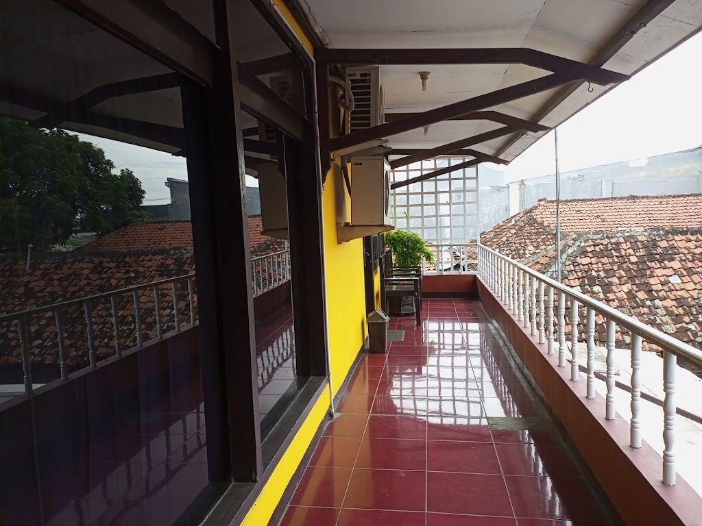 RedDoorz Syariah @ Hotel Adi Sederhana near Stasiun Jatibarang