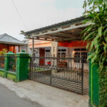 RedDoorz Syariah Plus near Tugu Poci Slawi