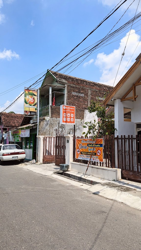 RedDoorz Syariah near Pasar Sleko Madiun