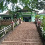 Religious Tourism Tomb of Ki Ronggo