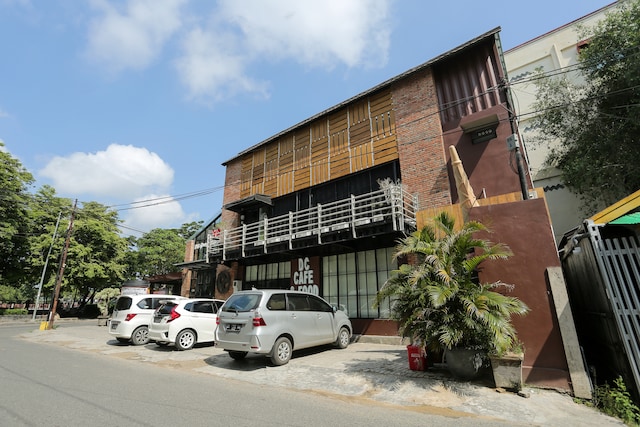 SPOT ON 1983 Dc Guest House, Hotel in Seberang Mesjid, Banjarmasin Tengah, South Kalimantan