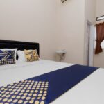 Unassuming hotel offering simply furnished rooms with flat-screens & en suite wet rooms.
