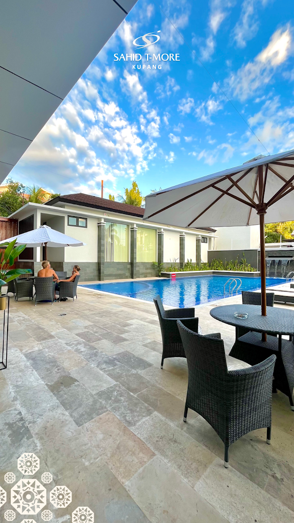 in a relaxed hotel featuring a restaurant & a spa.