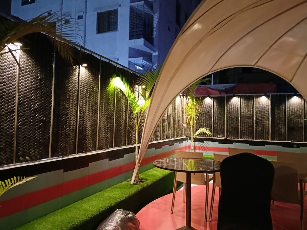 SkyFly Hotel & Restaurant