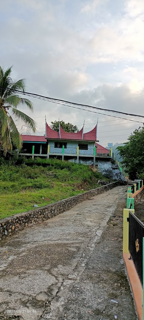 Surau tinggi Calau