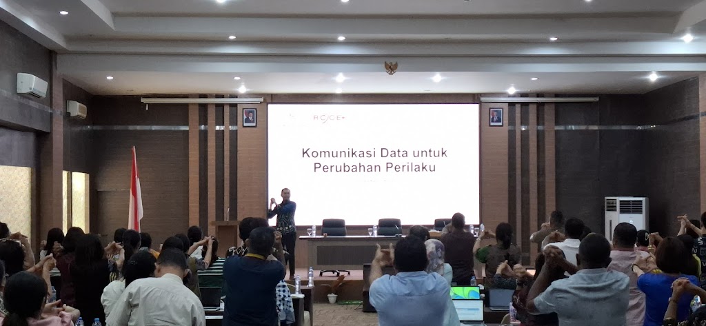 Simple quarters in an informal hotel offering an outdoor pool