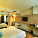 Refined rooms & suites in a genteel hotel featuring an outdoor pool & a trendy restaurant.