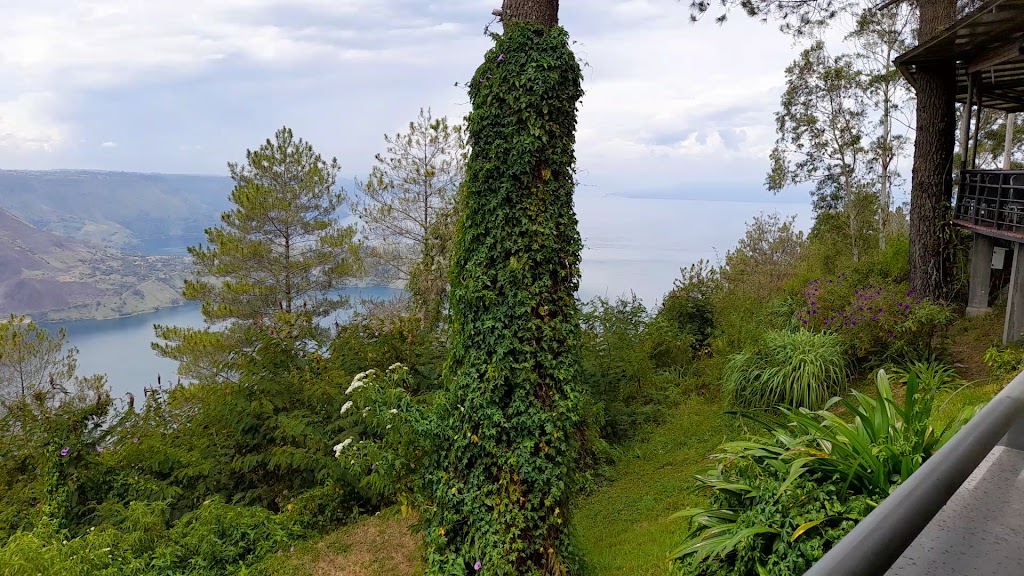 Lake Toba views & a 9-hole golf course.