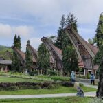 suites & traditional Tonkonan cottages
