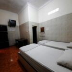 in a straightforward budget hotel featuring parking & Wi-Fi.