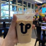Kami adalah coffee shop yang berlokasi di Singkawang Grand Mall. Kami bangga dapat menjadi salah satu pilihan favorit penduduk lokal yang mencari tempat dan minuman kopi berkualitas untuk dinikmati bersama teman dan keluarga. Kami menghadirkan berbagai macam menu minuman baik yang berbahan dasar kopi atau non coffee . Kita juga menyediakan menu snack dan toast untuk pendamping menu minuman nya. Dapatkan pengalaman seru dan menarik di UP COFFEE. Ayo kunjungi kami sekarang!