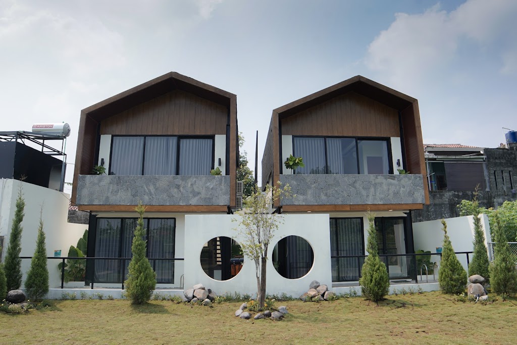 Ubu Villa Alston