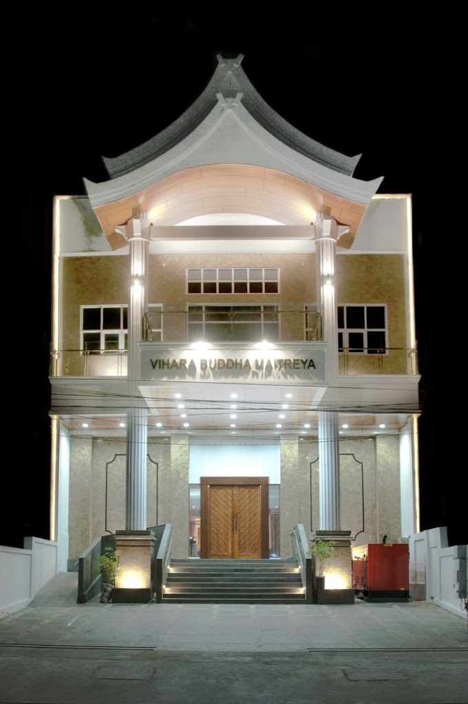 Vihara Buddha Maitreya