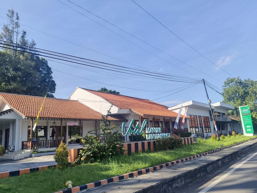 Votel Manyar Hotel & Resort