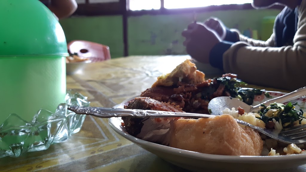 Warung Prasmanan Bu Endang