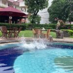 free breakfast & an outdoor pool.