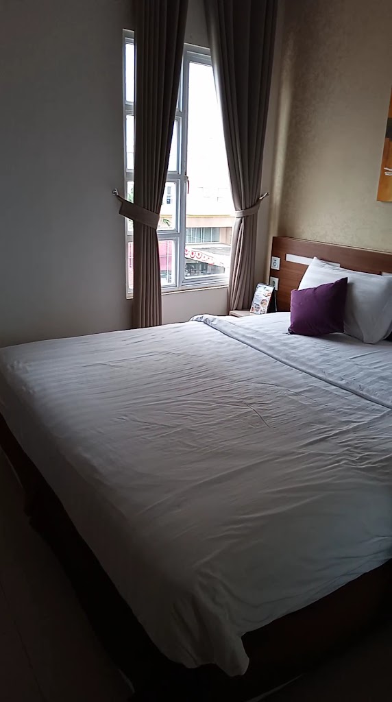 in a straightforward budget hotel offering a restaurant.