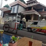 Monument & fountain on a traffic circle