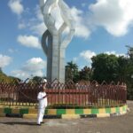 street sellers & a striking