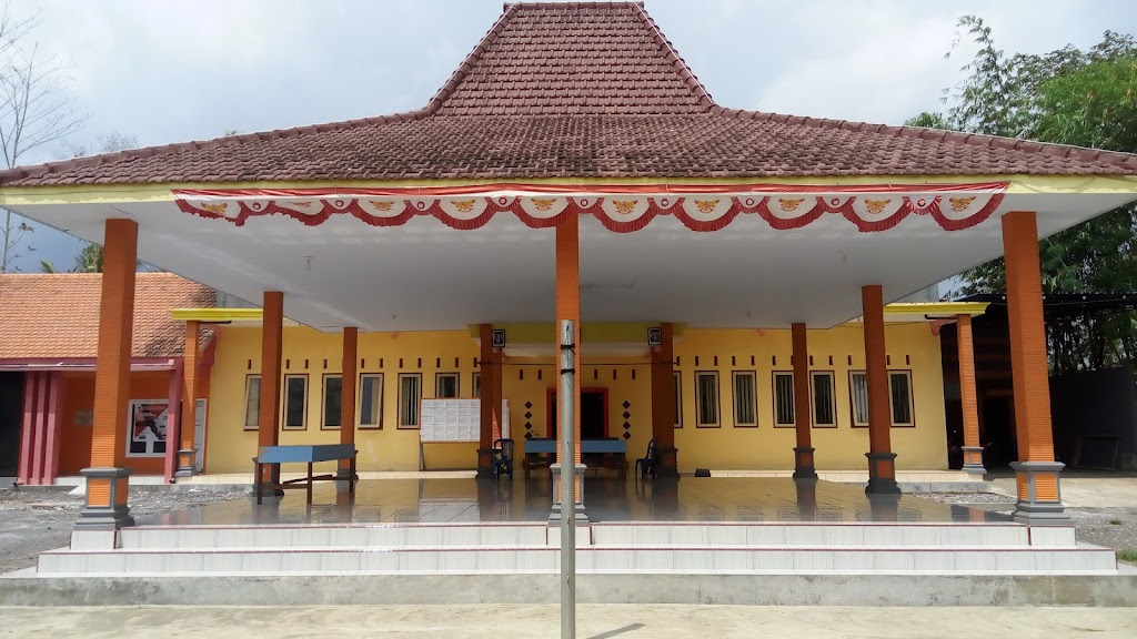 Balai Desa Jatiroto