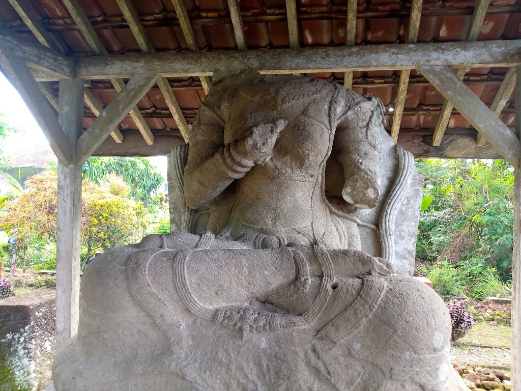 Candi Gayatri