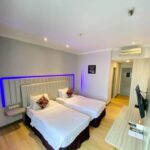 Laid-back rooms & suites in a warm hotel with a relaxed restaurant & cafe/bar