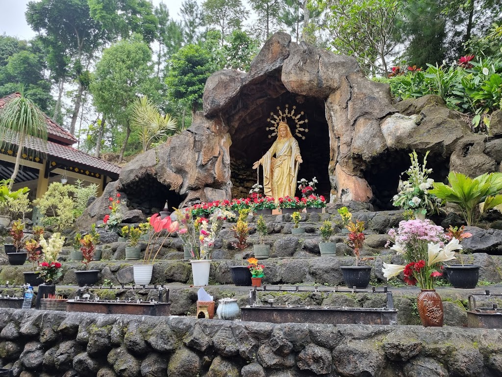 Gua Maria Pereng Salatiga
