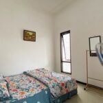 Rehat dan nyamankan diri anda di villa asik nan ekonomis bersama UP AND REAL di MP Villa Orchard D1