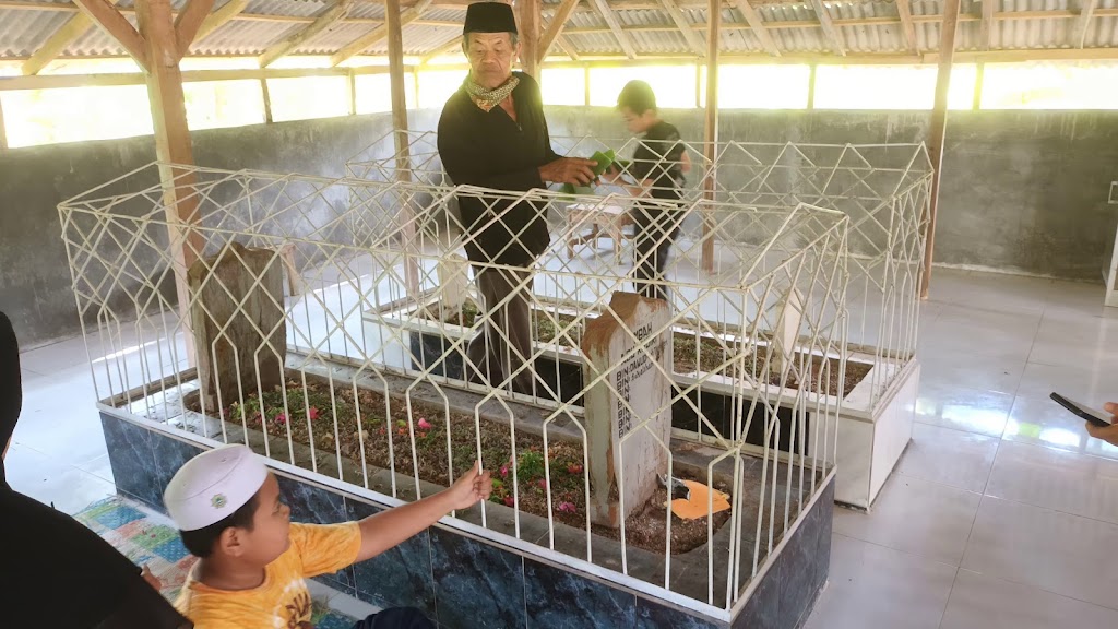 Makam Wali Mbah Abu Khoiri Bin Dawud