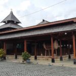 Masjid Besar Kuno Taman Kota Madiun