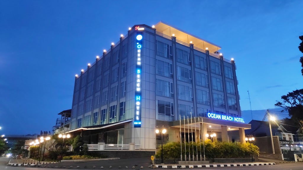 Ocean Beach Hotel