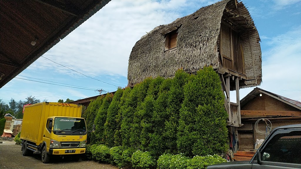 PENGINAPAN / HOMESTAY KAYU MANIH