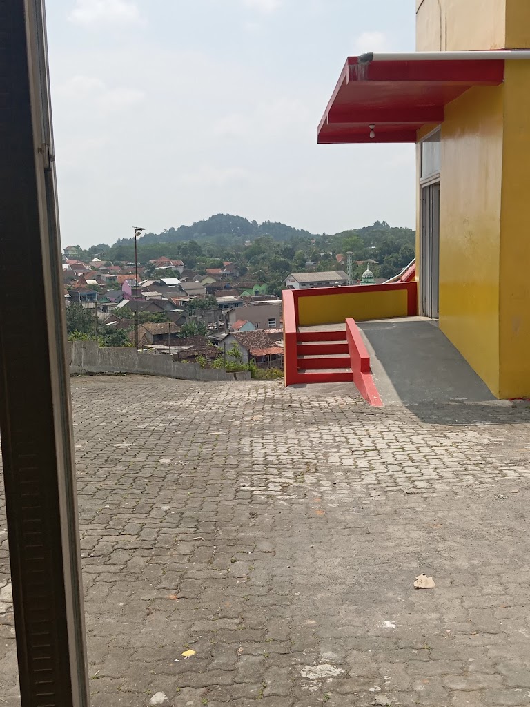 Parkir Atas Vihara Gunung Kalong