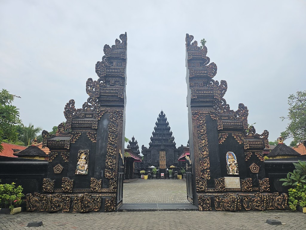 Pura Agung Jagat Karana Surabaya