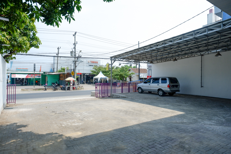 RedDoorz near Alun Alun Kaliwungu Kendal