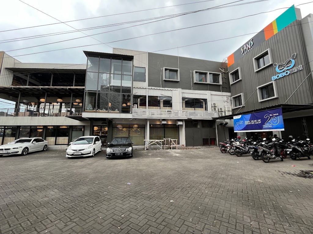 Sans Hotel Bobosini Malang
