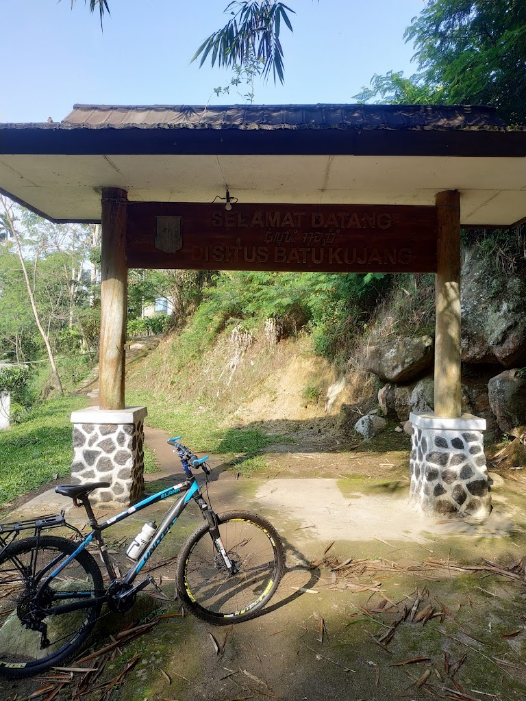 Situs Megalitik Tenjolaya Girang