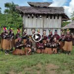 Merupakan wisata budaya khususnya budaya Papua yang menampilkan berbagai rumah tradisional Papua dan juga ornamen-ornamen Papua serta kostum-papua lengkap dengan ukiran wajah dan tubuh. Juga menyediakan atraksi seperti yospan dan tarian tradisional Papua. Juga terdapat museum mini budaya papua tetapi juga homestay. Tujuan wisata ini adalah untuk memperkenalkan budaya Papua dalam hal ini rumah tradisional