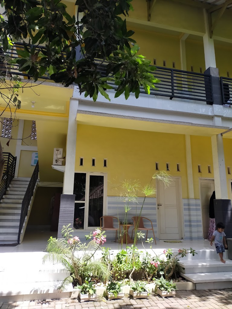 ZONA Homestay Tour & Travel