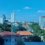 Informal hotel offering low-key rooms & suites